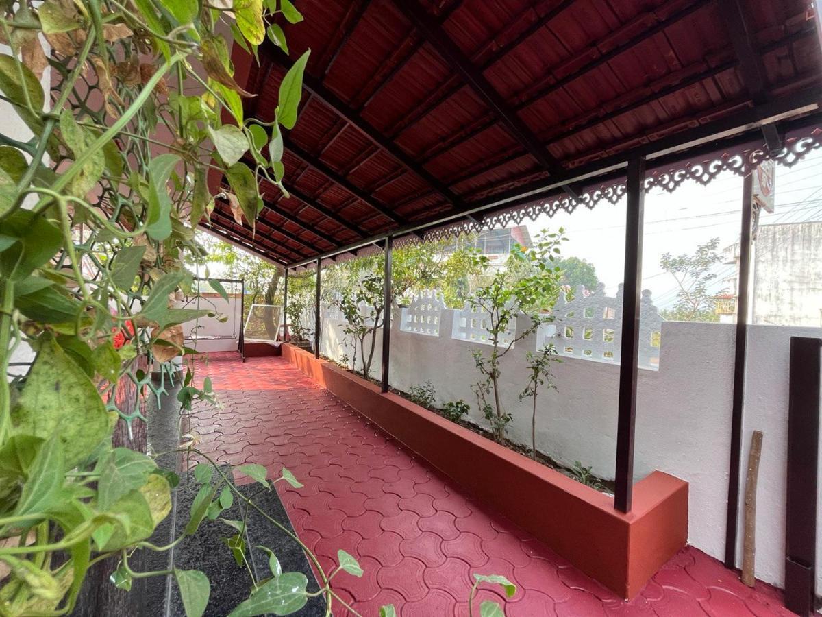 Ratnāgiri Gayatri Homestay מראה חיצוני תמונה